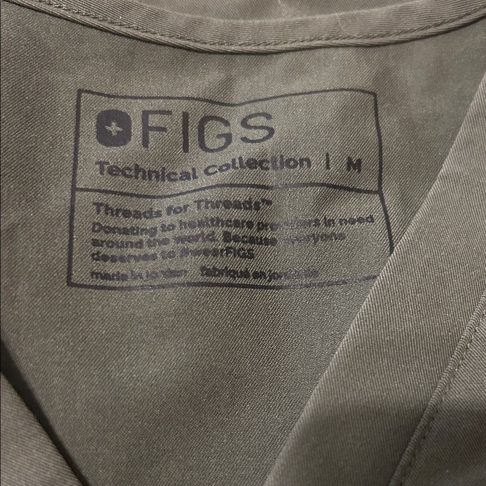 Figs Short Sleeve v-neck scrub top- green